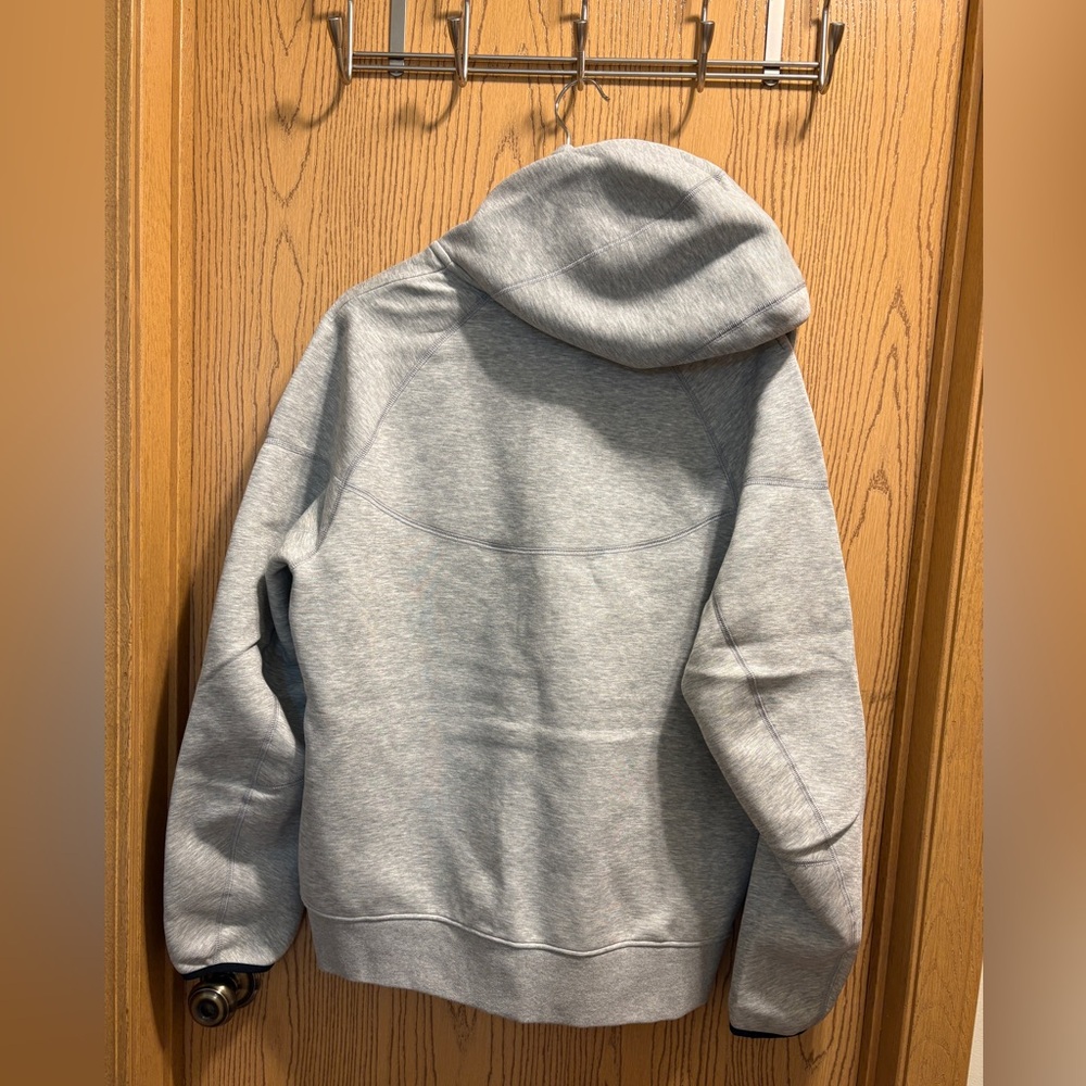 Nike Tech Jacket - Picture 5 of 5